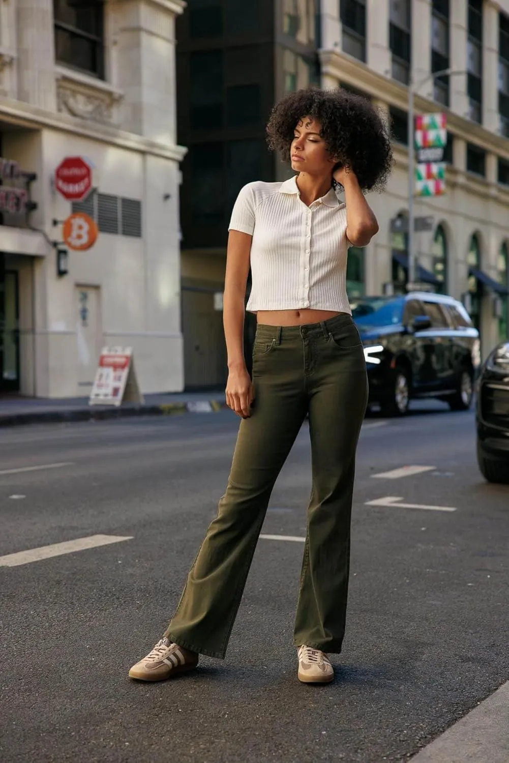 KHAKI & BLUE Women's The Everyday Garment-Dyed Flare Jeans – Soft Stretchy High Rise Comfy Casual Pants