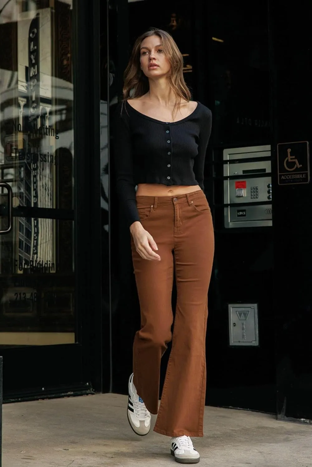 KHAKI & BLUE Women's The Everyday Garment-Dyed Flare Jeans – Soft Stretchy High Rise Comfy Casual Pants