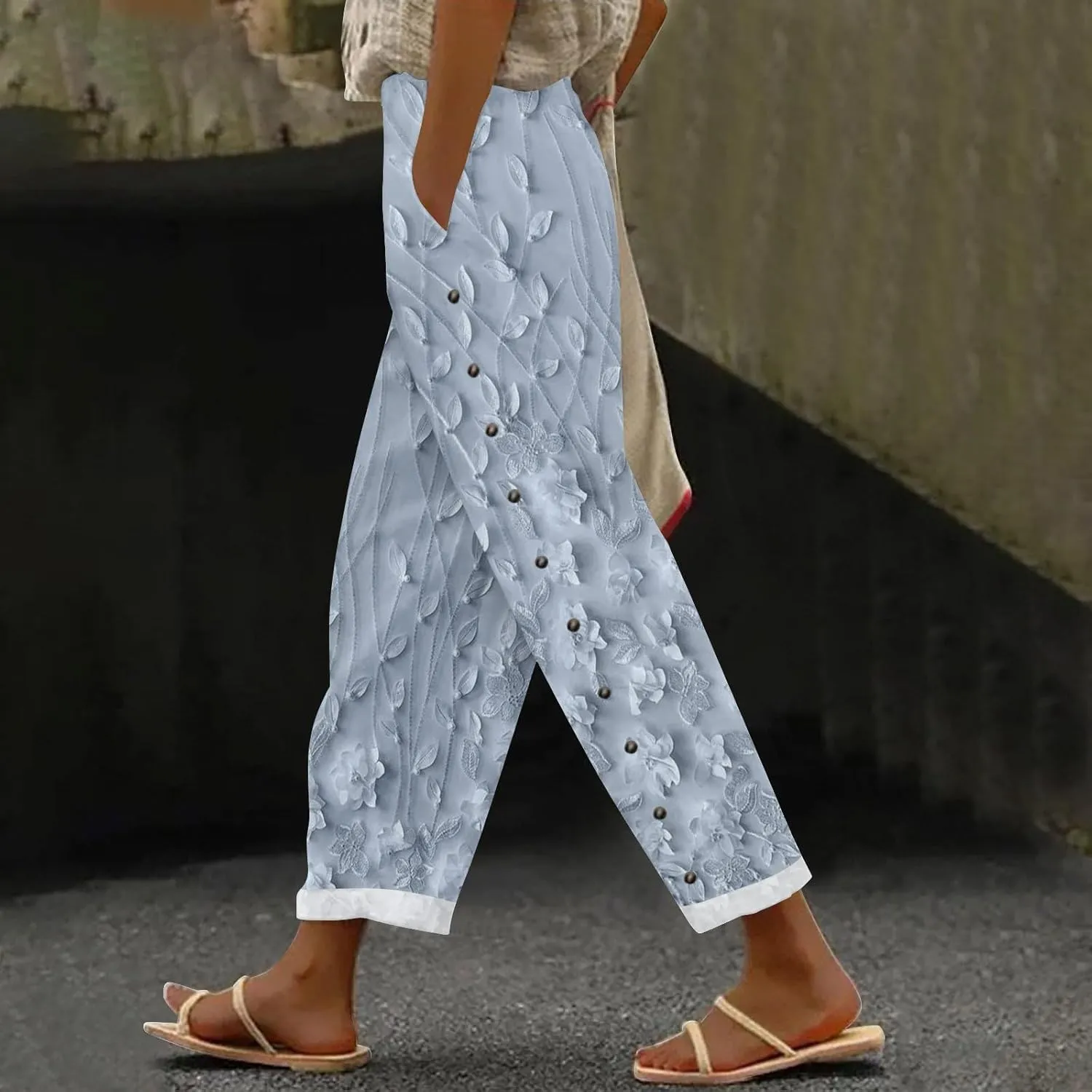 Striped Linen Pants for Women Cropped Trim Elastic Waist Capris Lightweight Summer Beach Trousers with Pockets