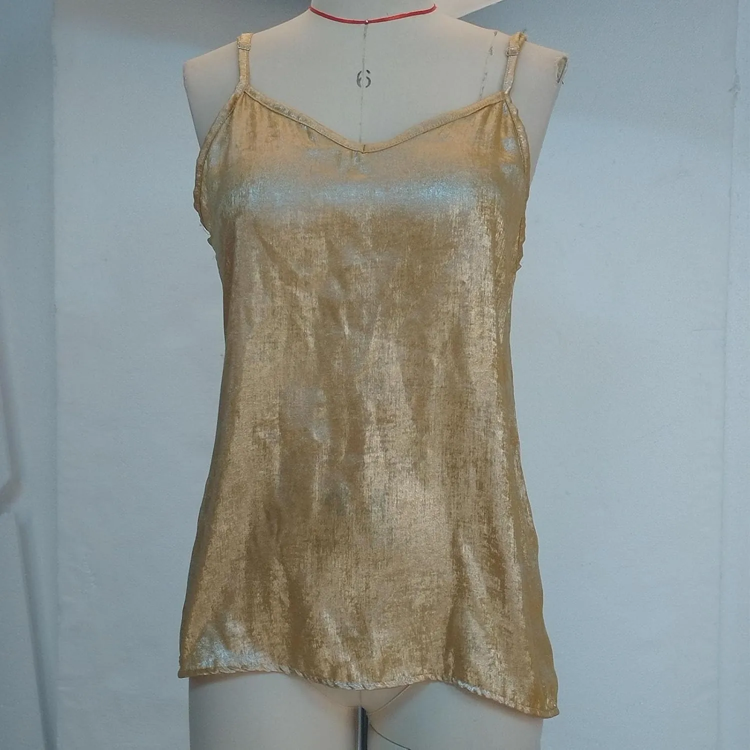 Women Metallic Shiny Cami Tops Summer Retro Causal Camisole Adjustable Spaghetti Strap Sleeveless Y2K Crop Tank Top