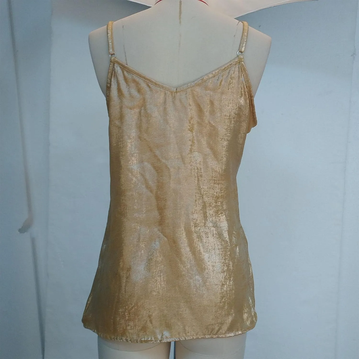 Women Metallic Shiny Cami Tops Summer Retro Causal Camisole Adjustable Spaghetti Strap Sleeveless Y2K Crop Tank Top
